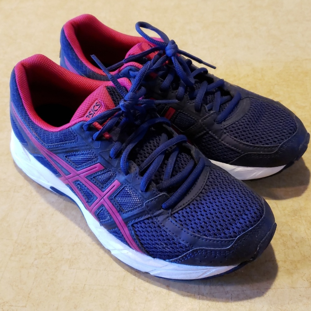 EUC ASICS Ortholite Gel Contend 4